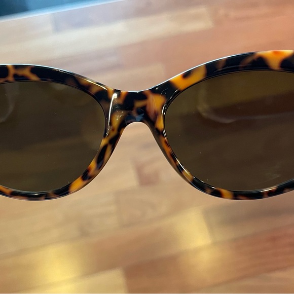 Vintage Fendi sunglasses - Picture 6 of 6